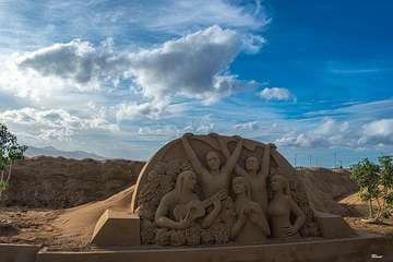 El famoso belén de arena de Las Canteras, icono de la Navidad grancanaria/Antonio Rico.